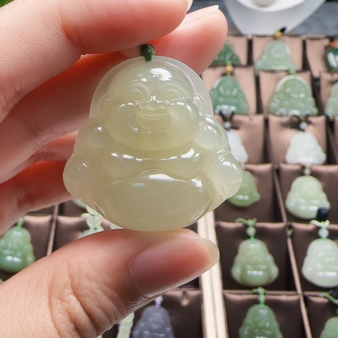 和田玉未镶嵌吊坠(赠链)