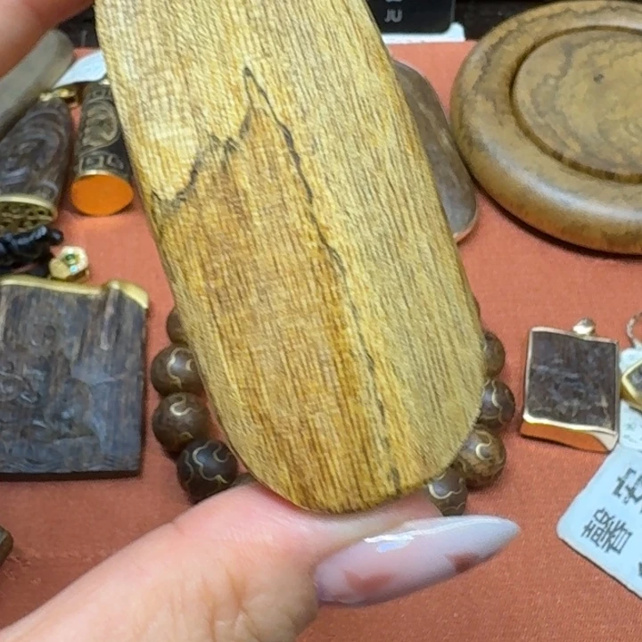 大叶紫檀（黑酸枝木类）