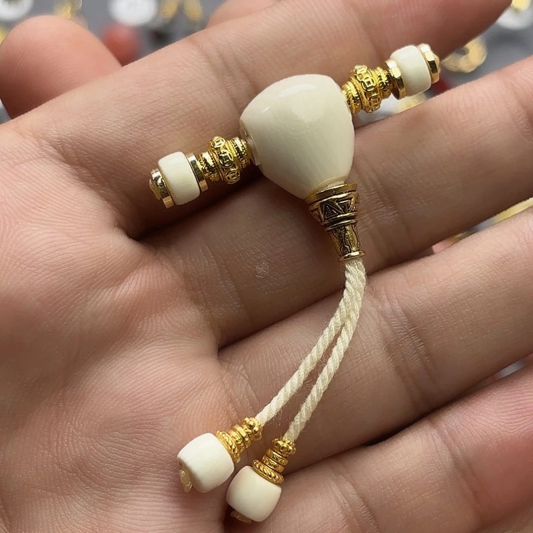 y***n玛瑙/玉髓未镶嵌文玩配饰