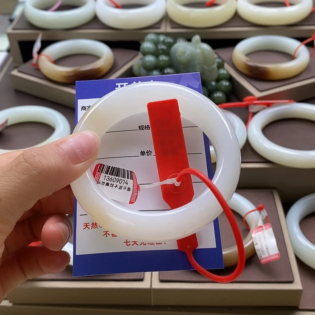 和田玉手镯未镶嵌梦**R