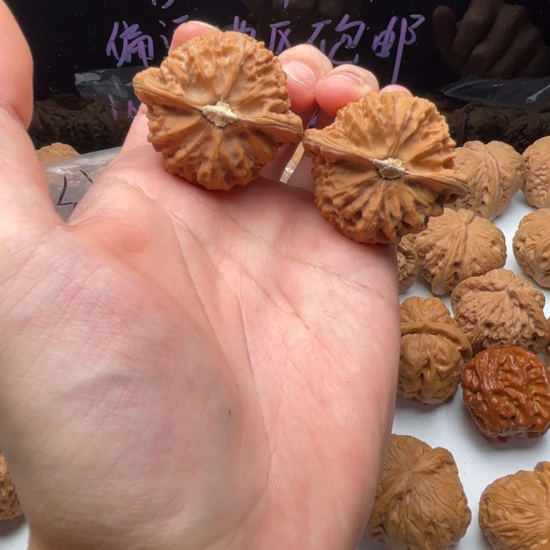 树***。把件核桃43全品桃心宫灯