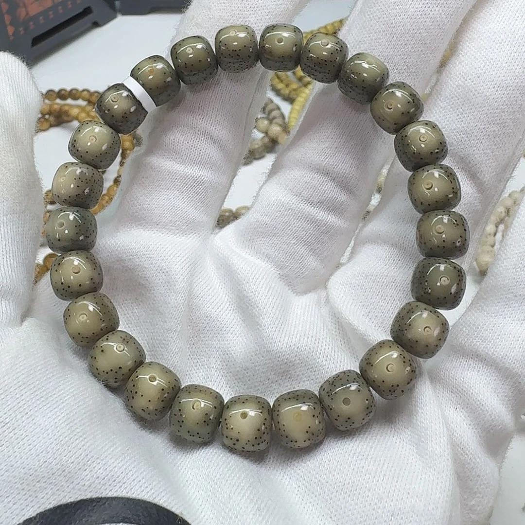 星月菩提吊坠9×8绿幽灵大眼睛石玉老型单圈