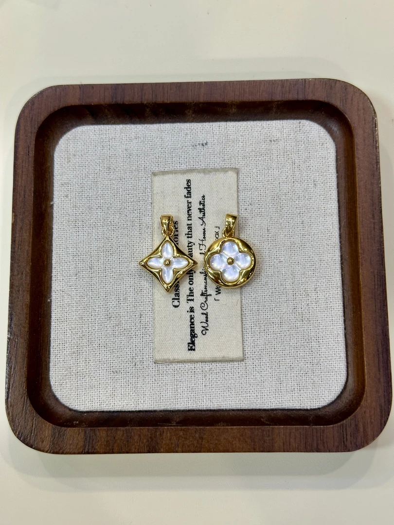 999足金5G工艺黄金老花吊坠