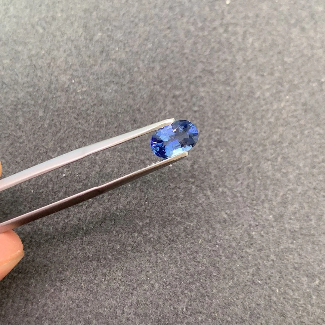 蓝宝石裸石1.74克拉全净矢车菊