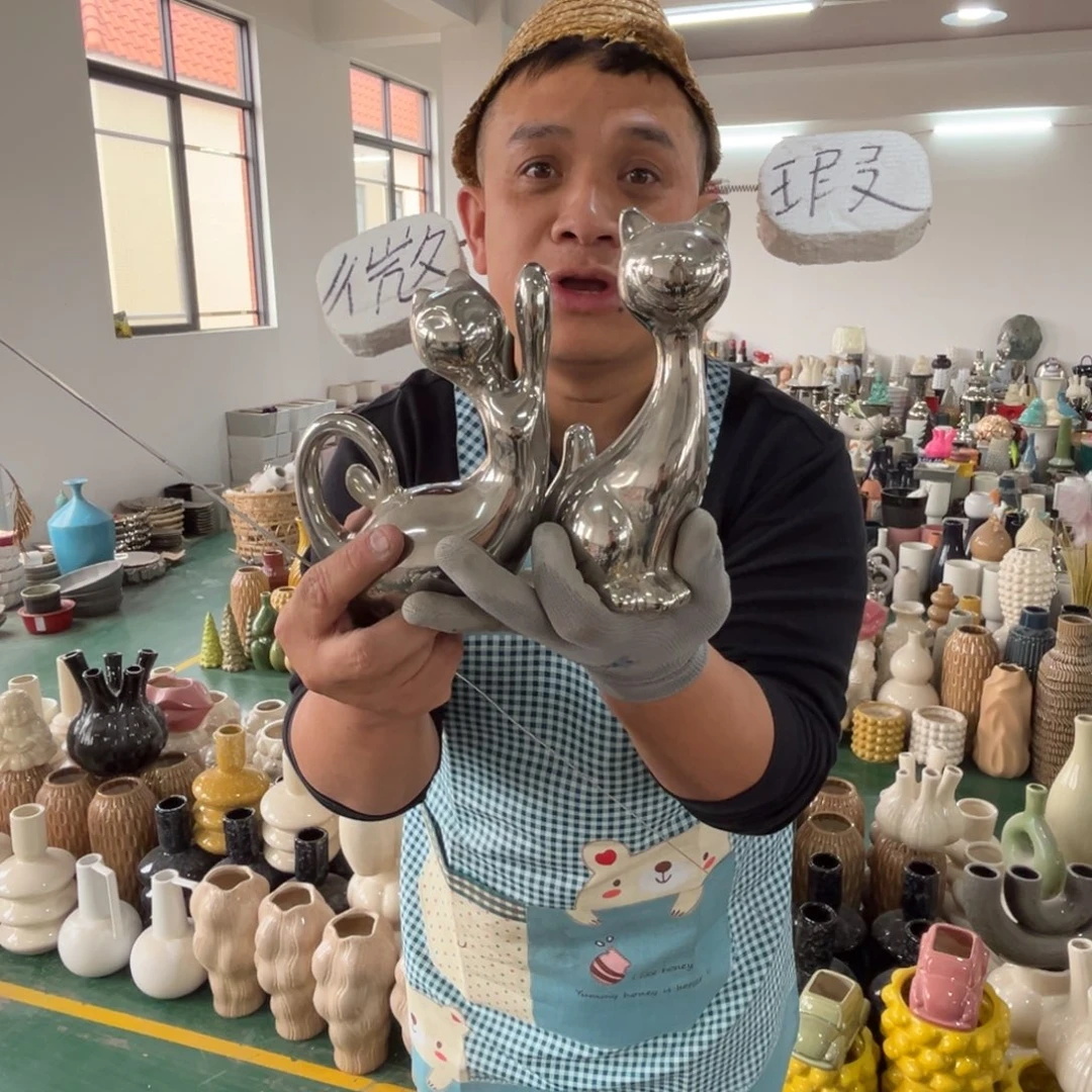 摆件28 号高中低温陶瓷瓶（部分微瑕）