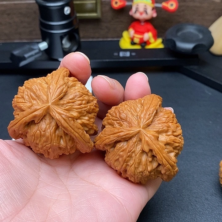 贪****文玩核桃把件白奔