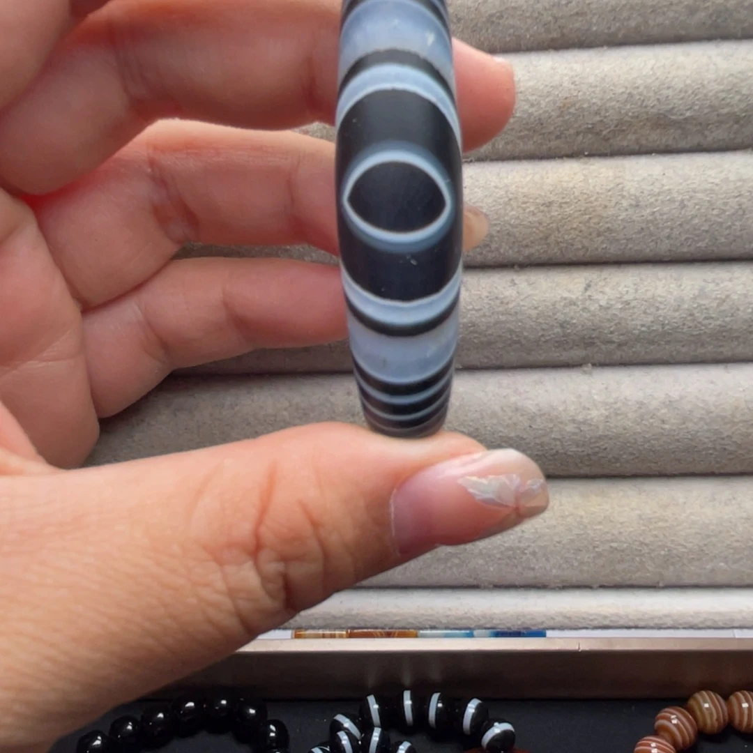 杨***Y玛瑙/玉髓未镶嵌颈饰