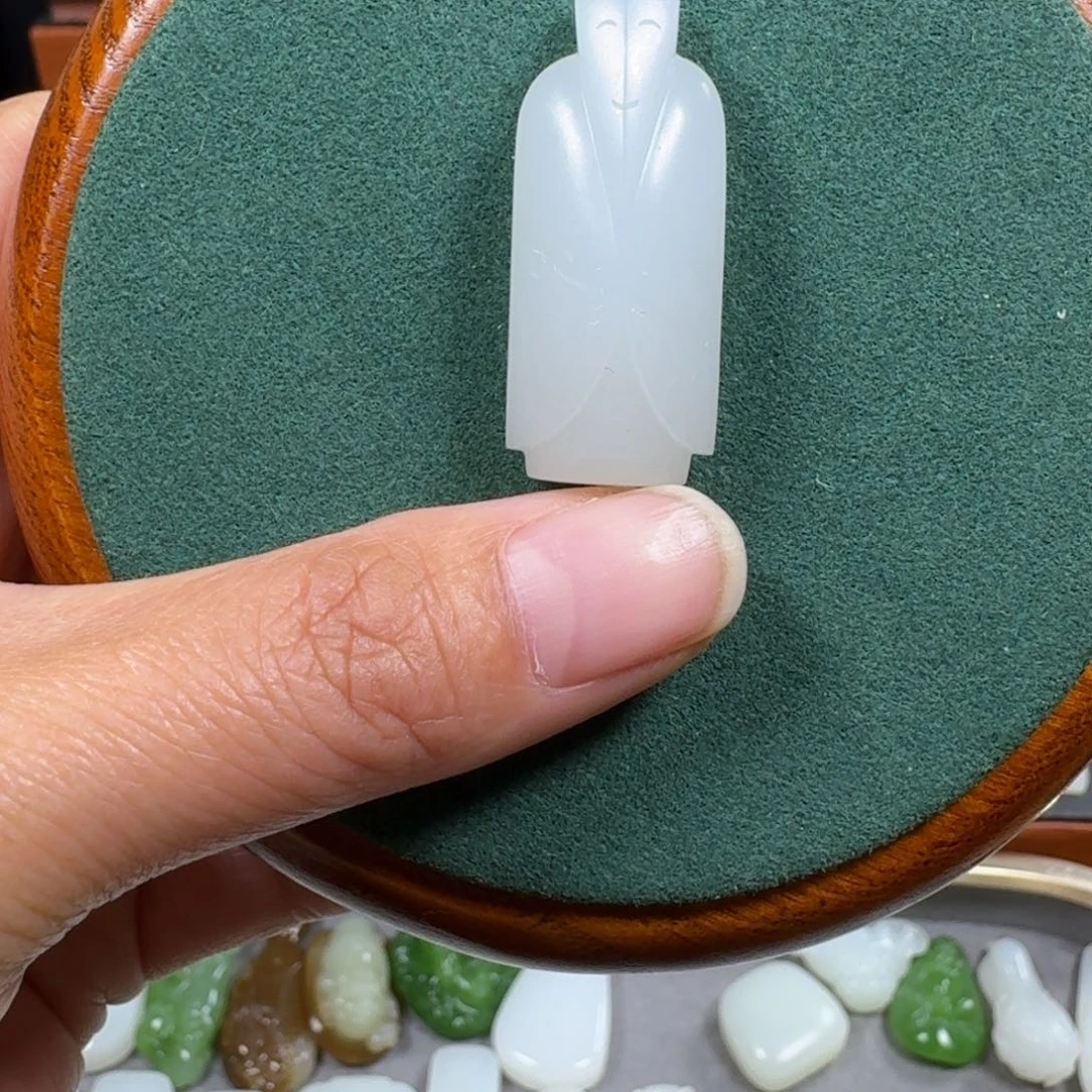 和田玉颈饰未镶嵌笑***、