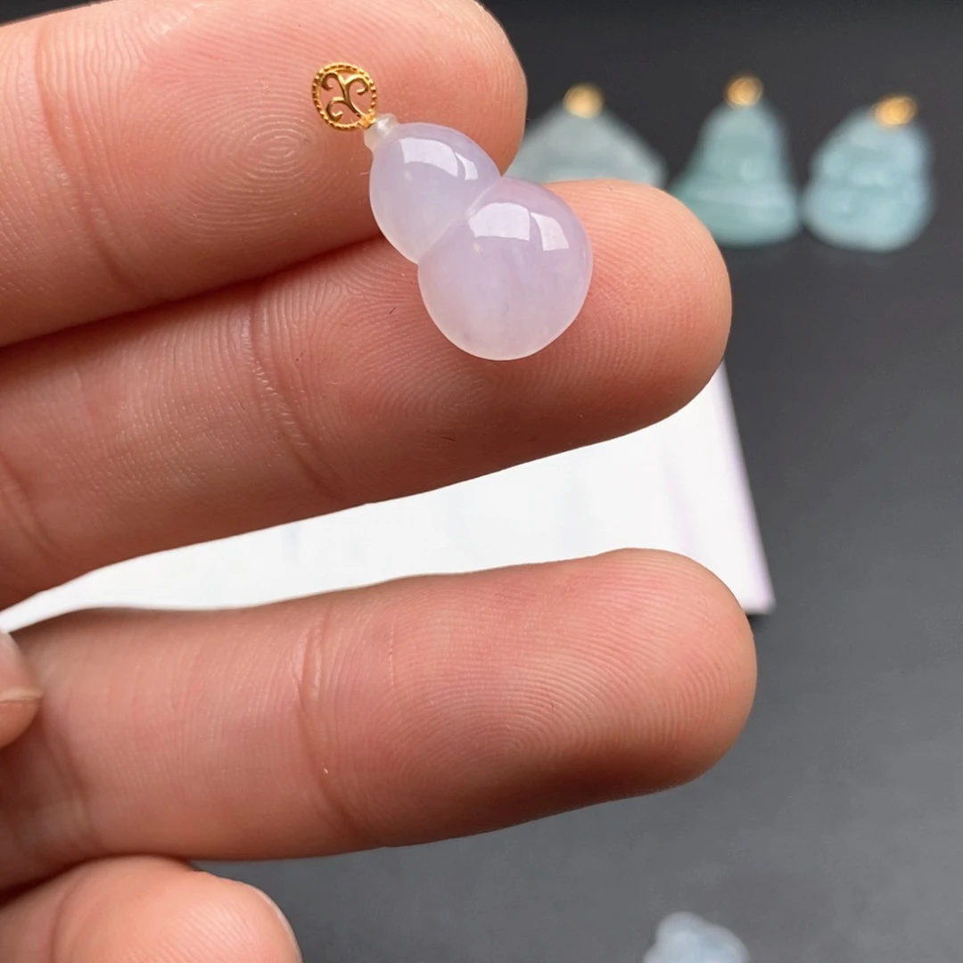 颈饰18K金镶嵌翡翠