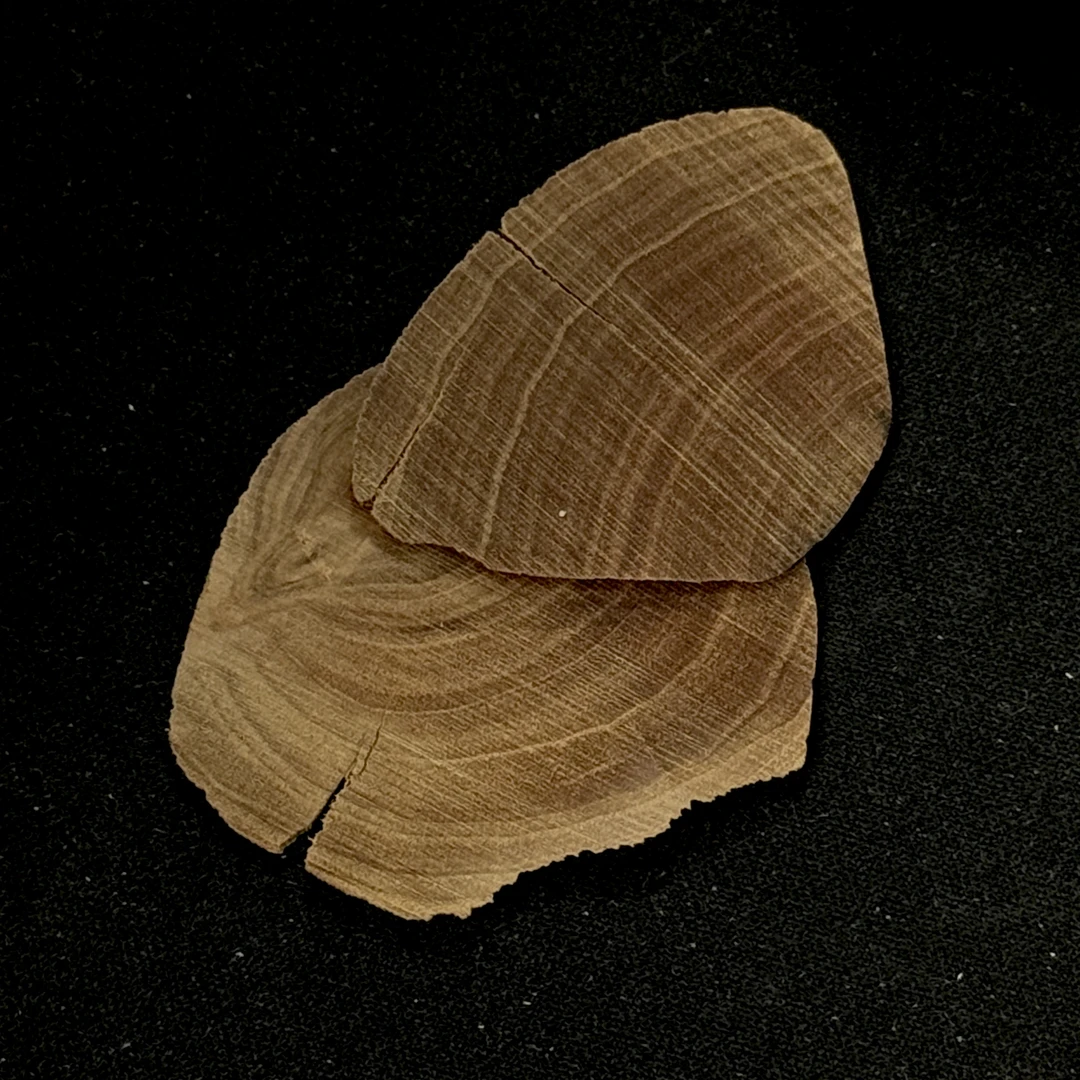 189号老山檀香檀木香片 2片 四刨切片