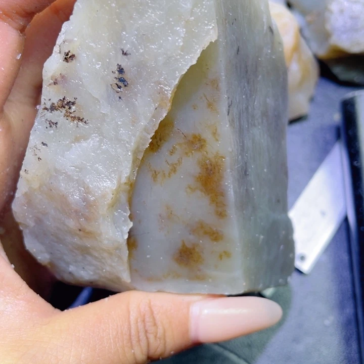 和田玉未镶嵌珠宝半成品