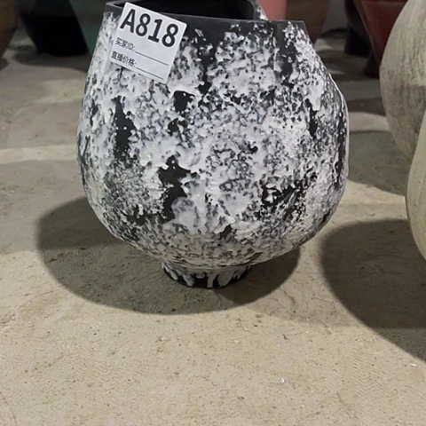 陶瓷哇塞小珑福利花瓶A818