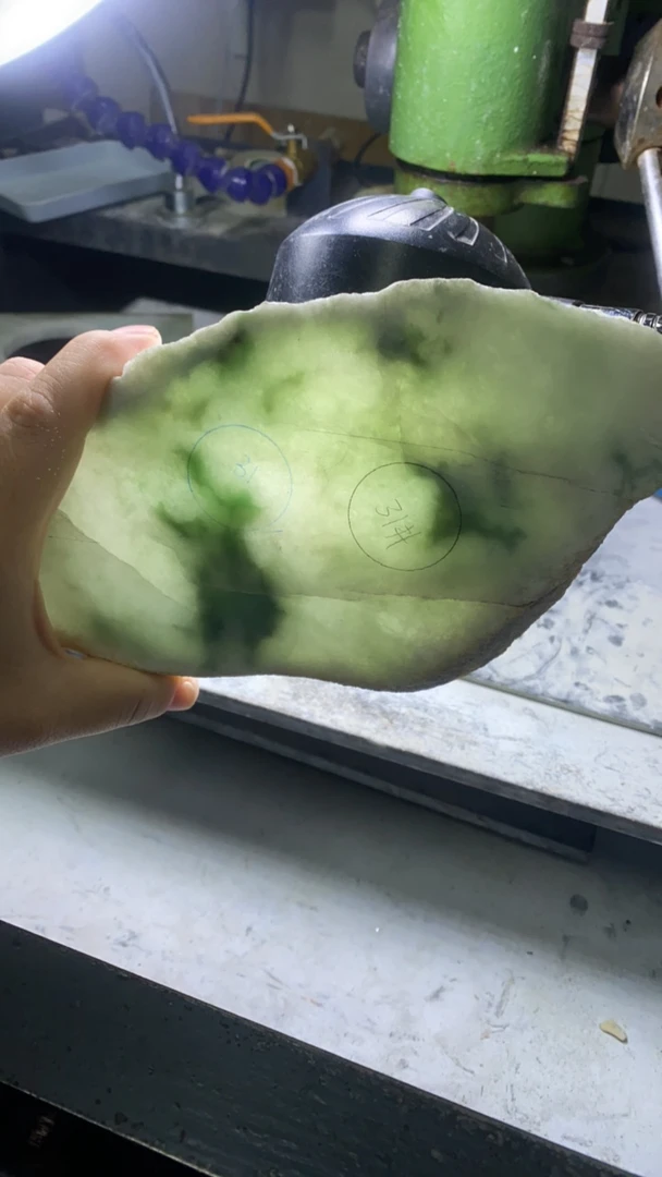 觅羽制翡翠一个平安扣吊坠