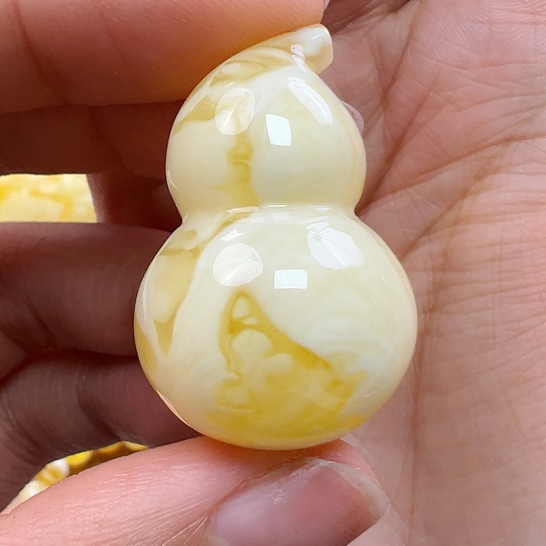 蜜蜡未镶嵌珠宝奇石