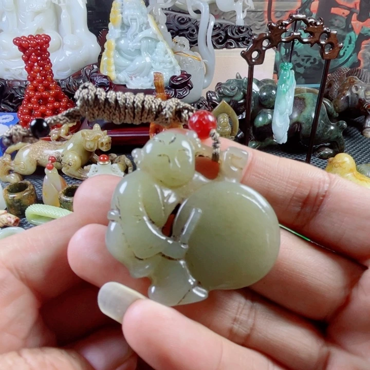 和田玉未镶嵌颈饰