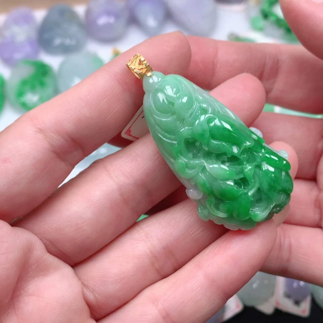 吊坠(不含链)未镶嵌翡翠
