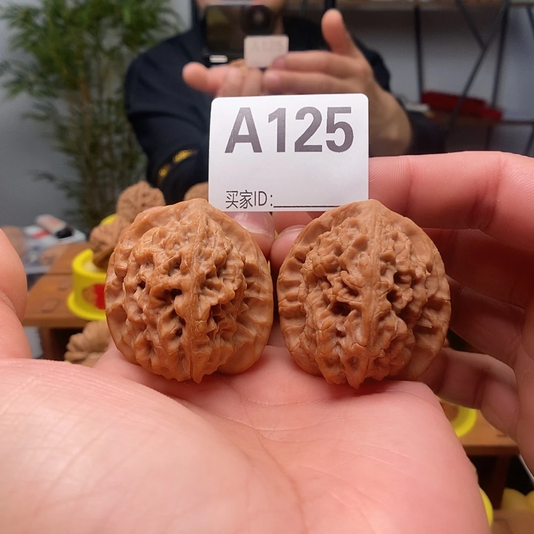 文玩核桃吊坠马老四40+