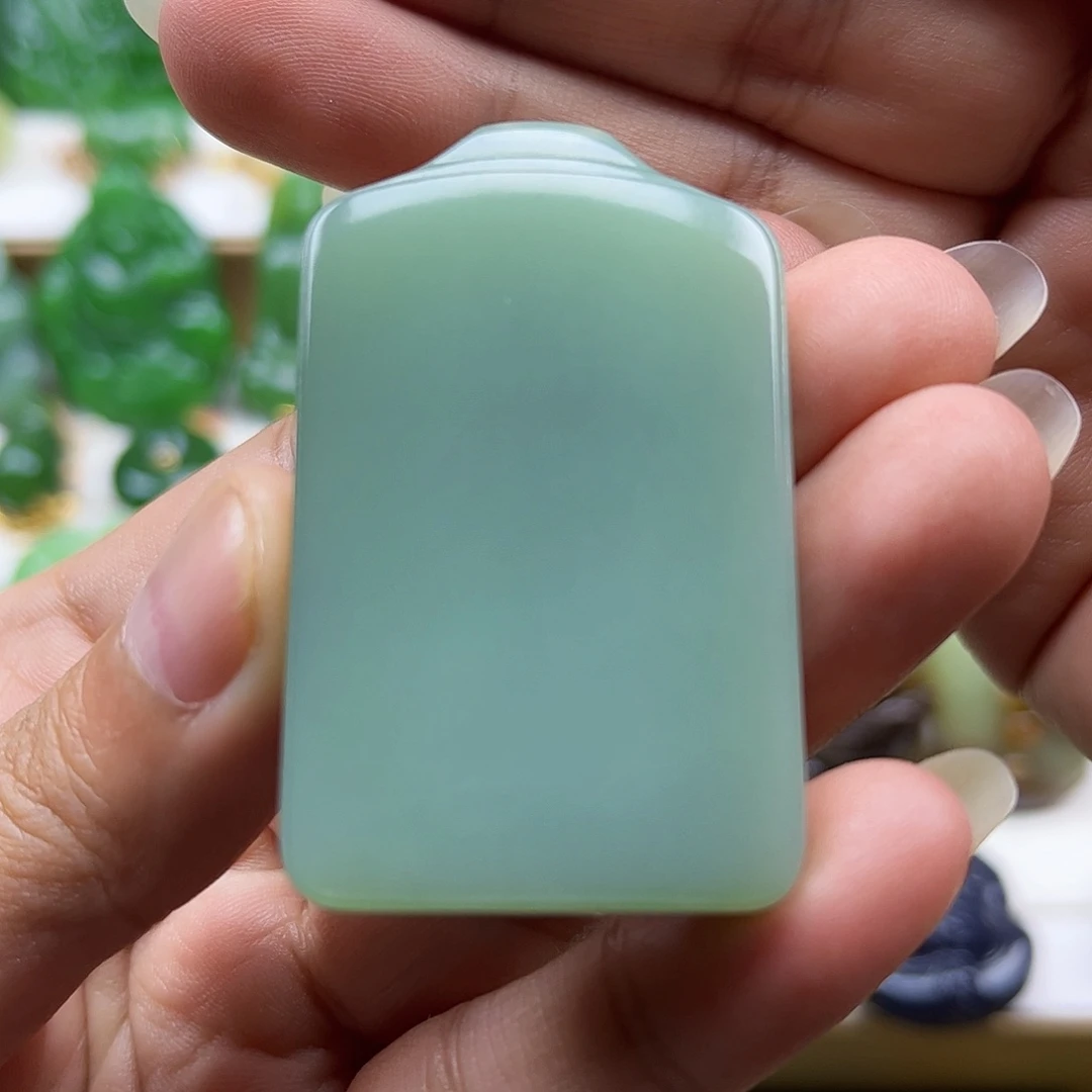 自***猜颈饰未镶嵌和田玉