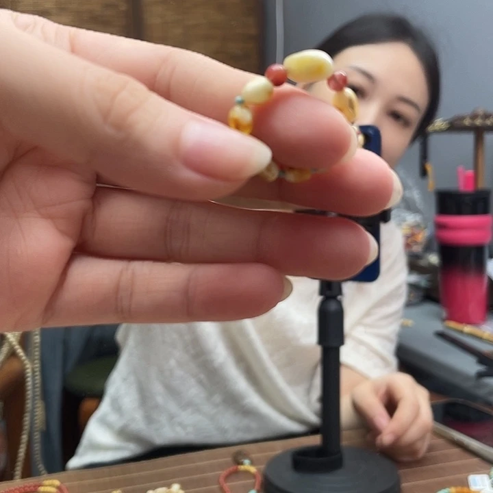 反***常未镶嵌颈饰琥珀戒指