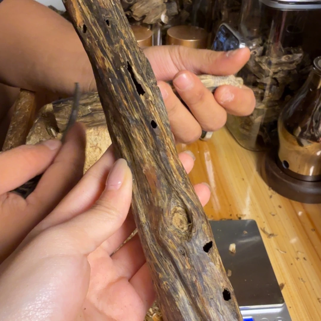 沉香奇楠沉香原料虫漏香83克