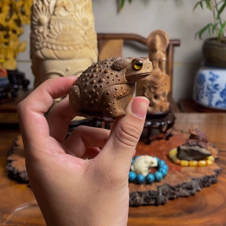 檀香木尚秋雕刻写实蟾