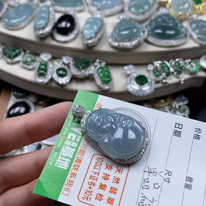 翡翠颈饰未镶嵌翡翠