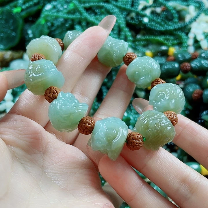 未镶嵌和田玉挂件