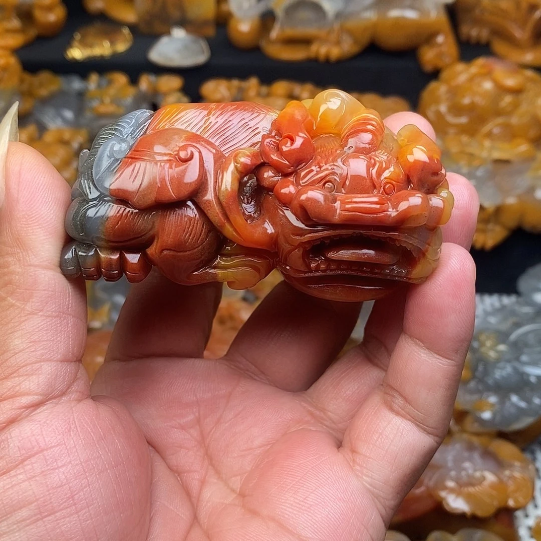 石英质玉（黄龙玉）未镶嵌颈饰