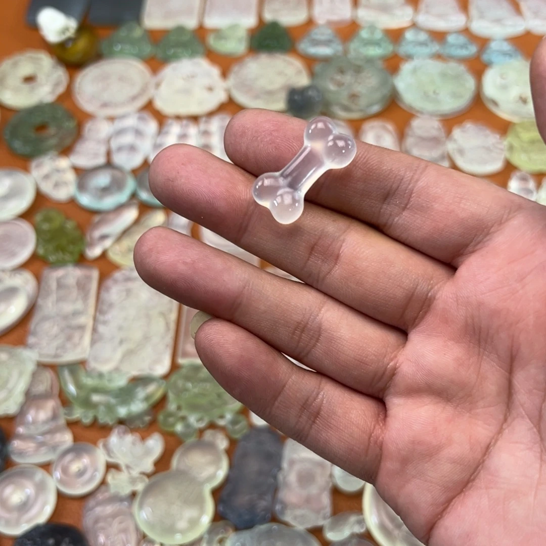 蛇纹石玉未镶嵌颈饰