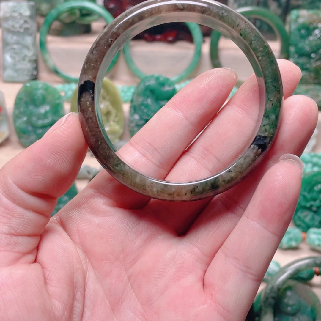 独山玉未镶嵌手镯