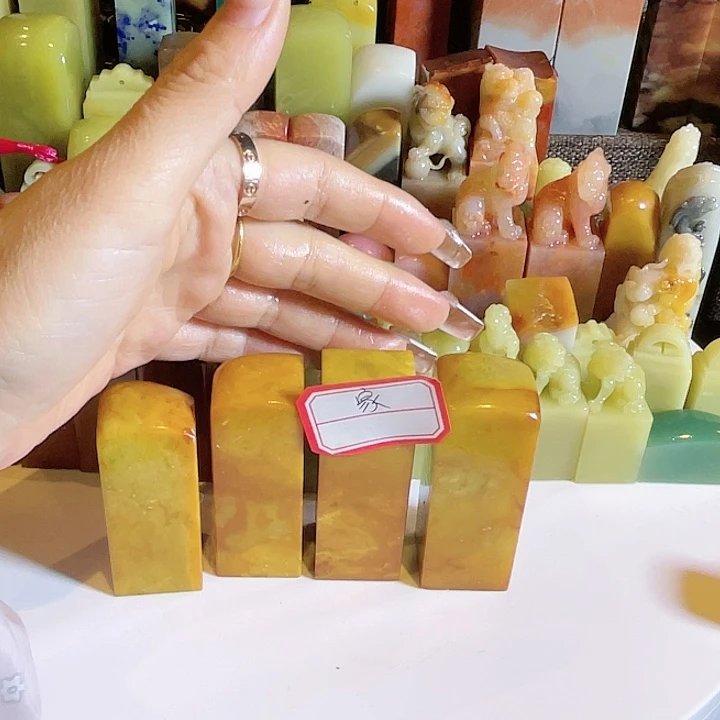 青田石家***畔老矿菜花黄