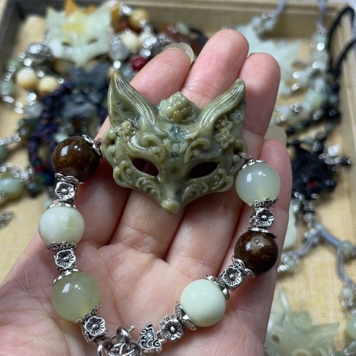 蛇纹石玉合金颈饰