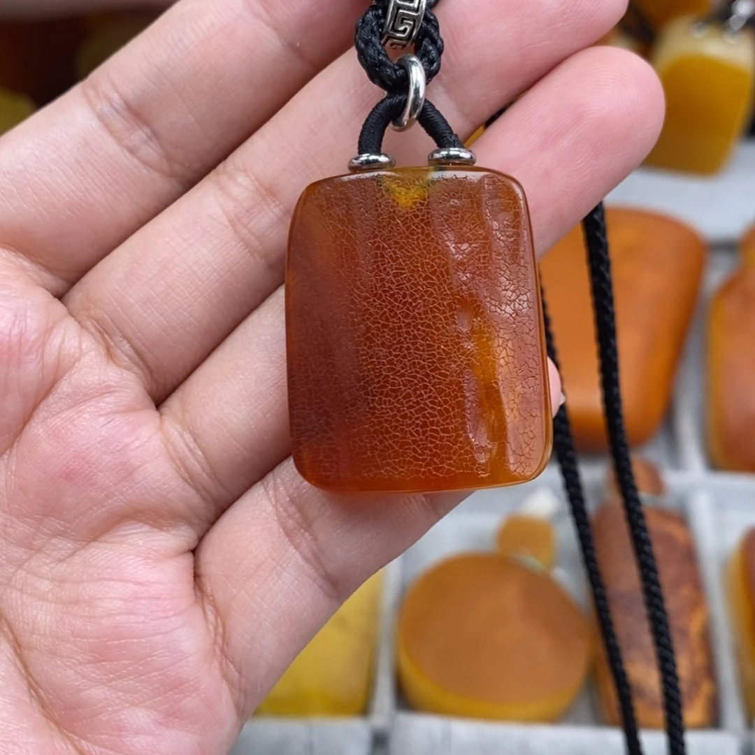 琥珀吊坠(赠链)未镶嵌