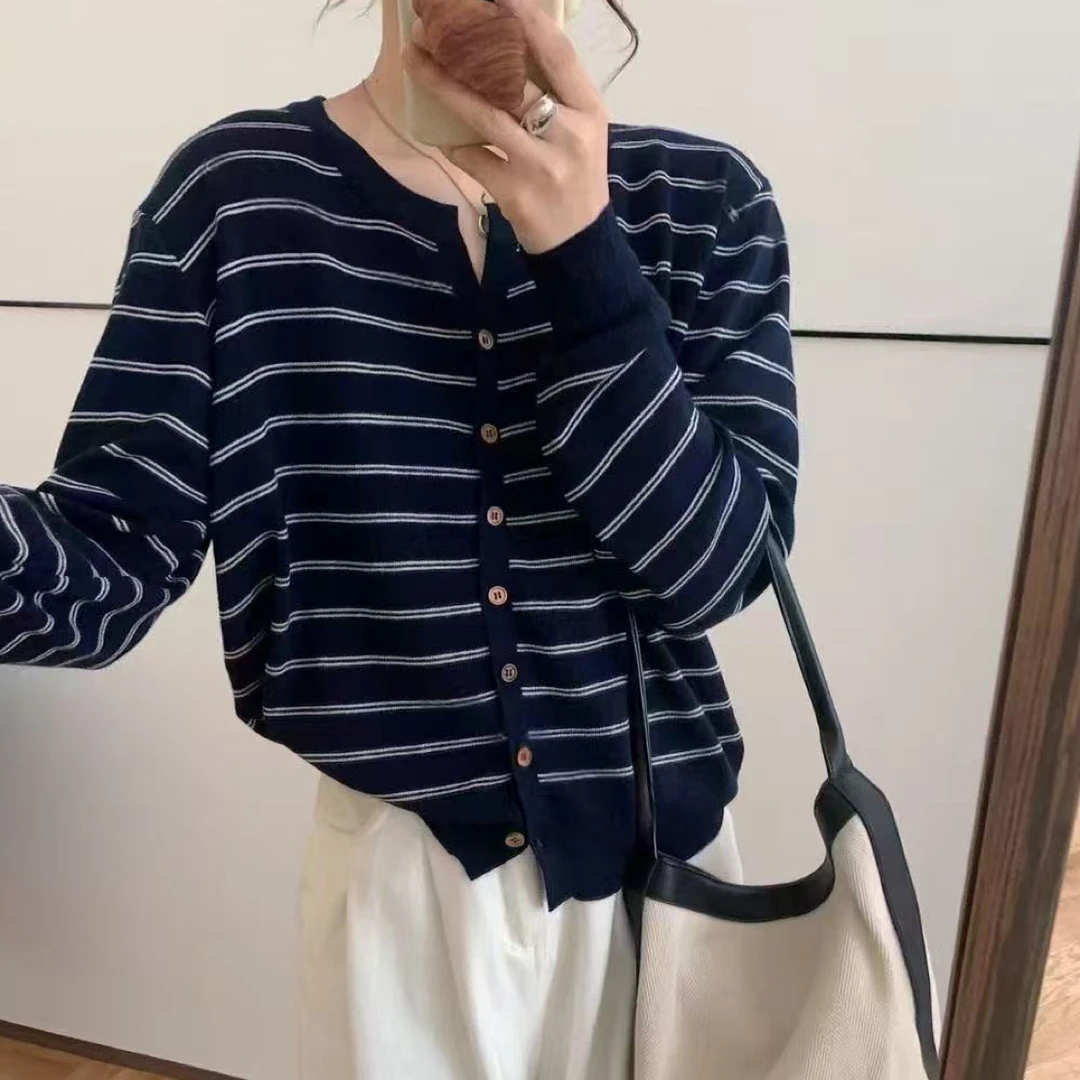 妹妹家长袖条纹秋款毛衣