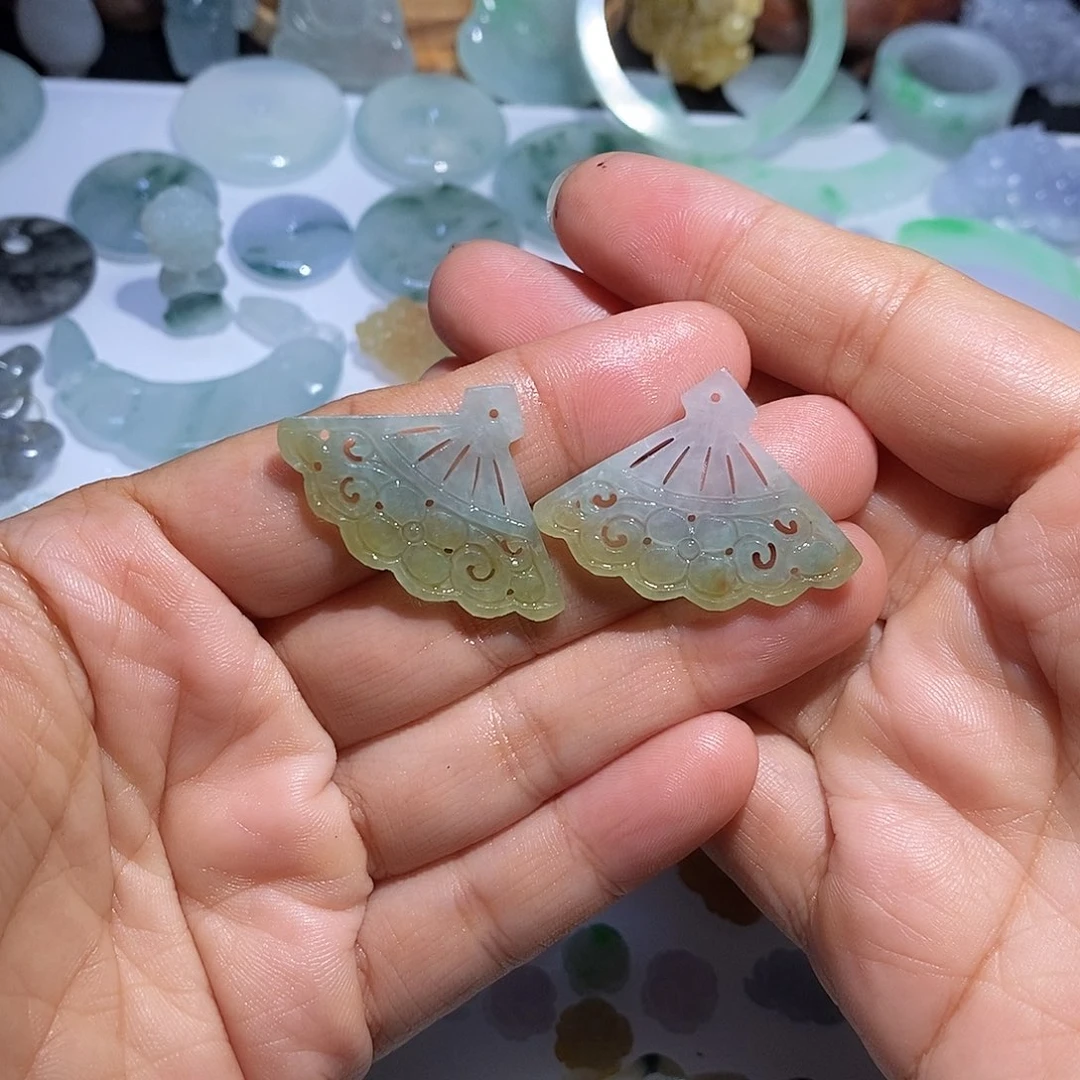 未镶嵌定制翡翠一对
