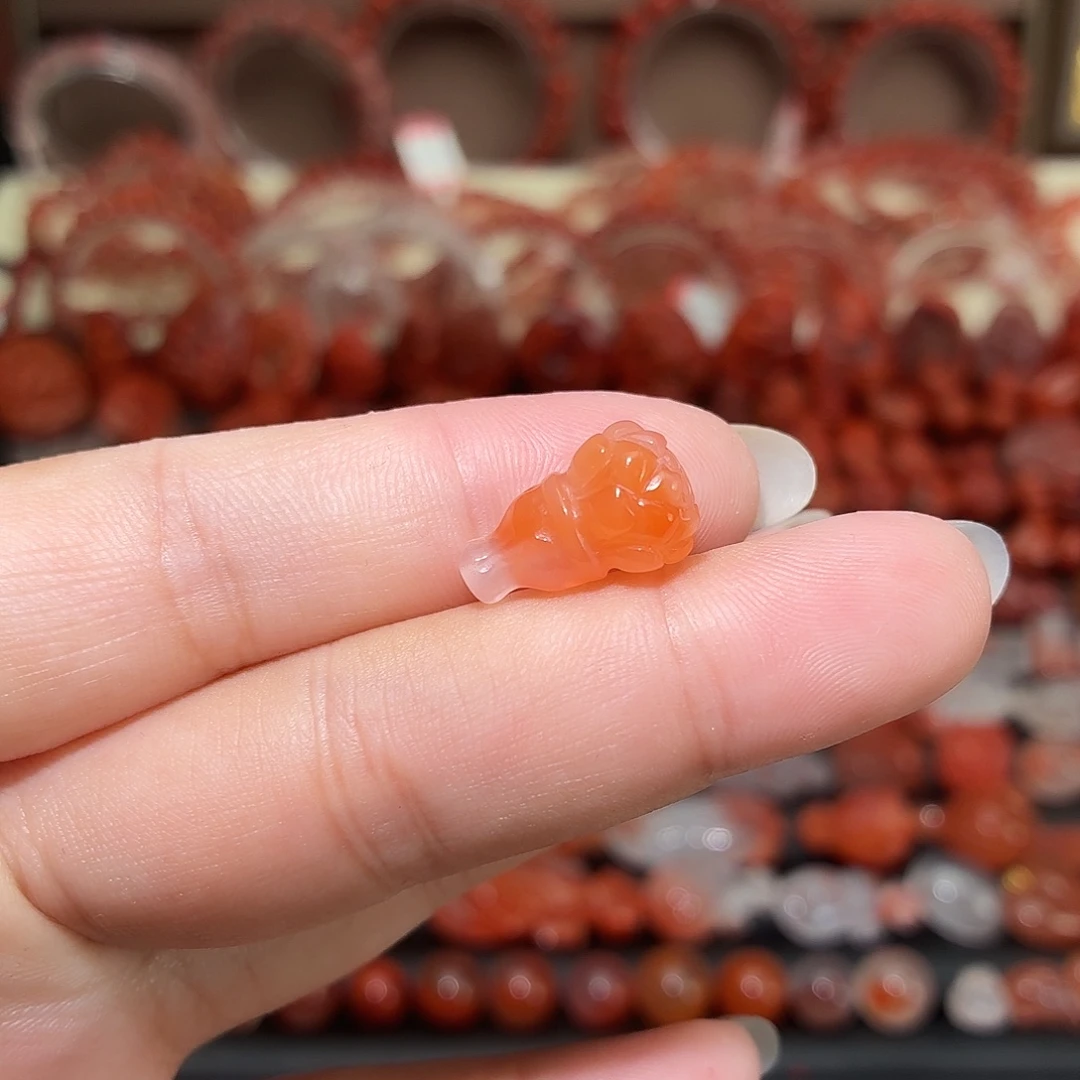 南红玛瑙未镶嵌颈饰莲花三通对孔9咪➕