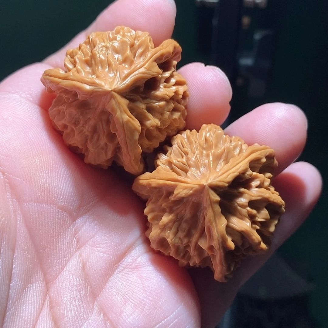 文玩核桃把件38秦闷三棱