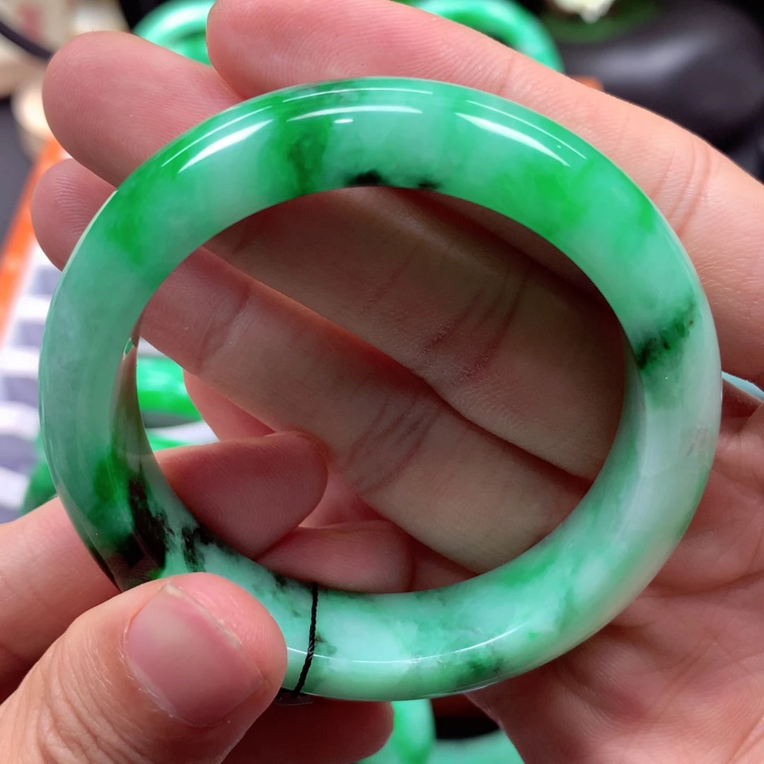 翡翠手镯未镶嵌缅甸翡翠