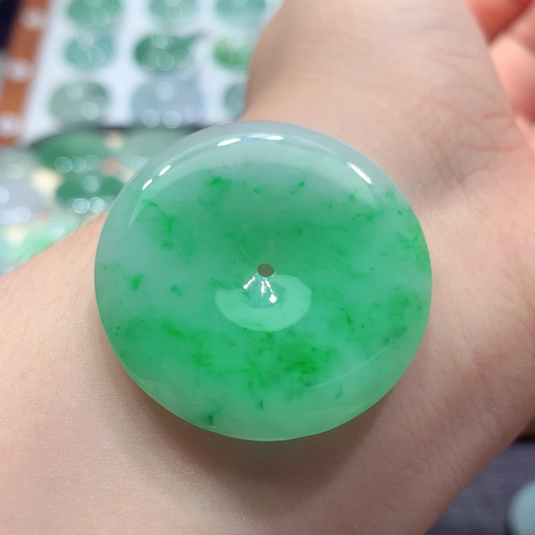 翡翠未镶嵌颈饰28