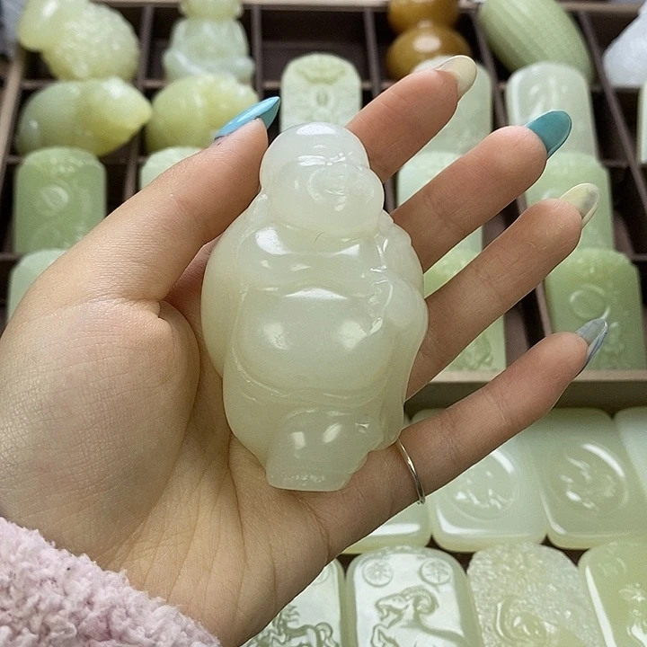 昆仑石佛公手把件