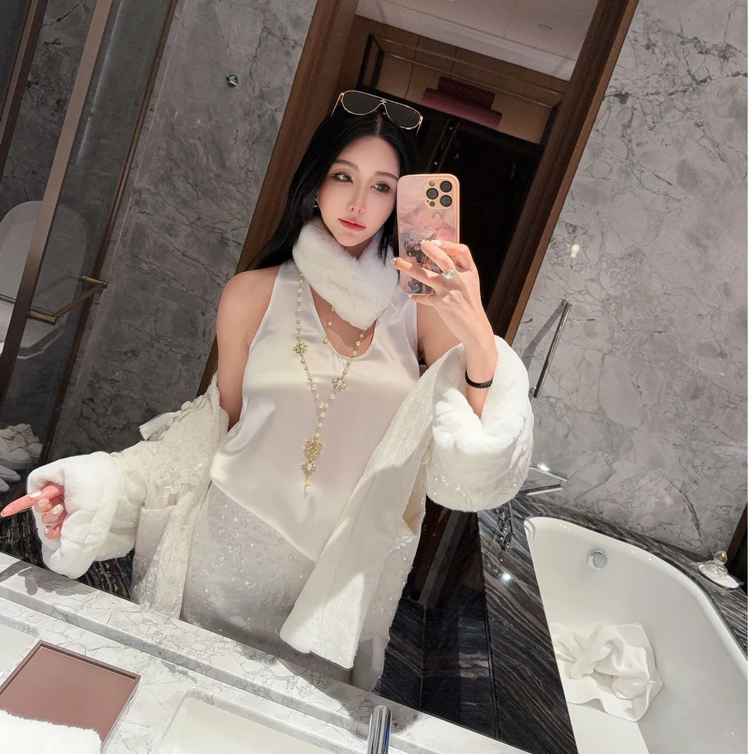 DUOMI【罗兰女神】黑白两色亮面净版吊带背心