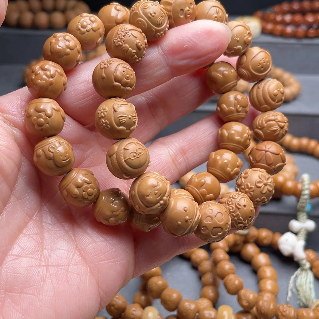 猴头核桃吊坠云***梦卡通多宝，蜜罐