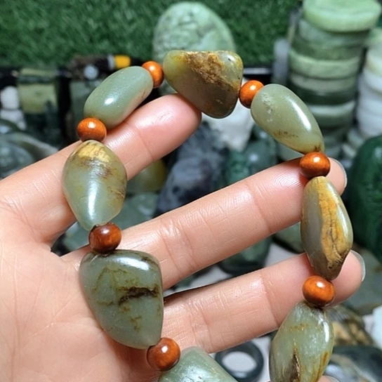 未镶嵌和田玉（糖玉）珠宝半成品
