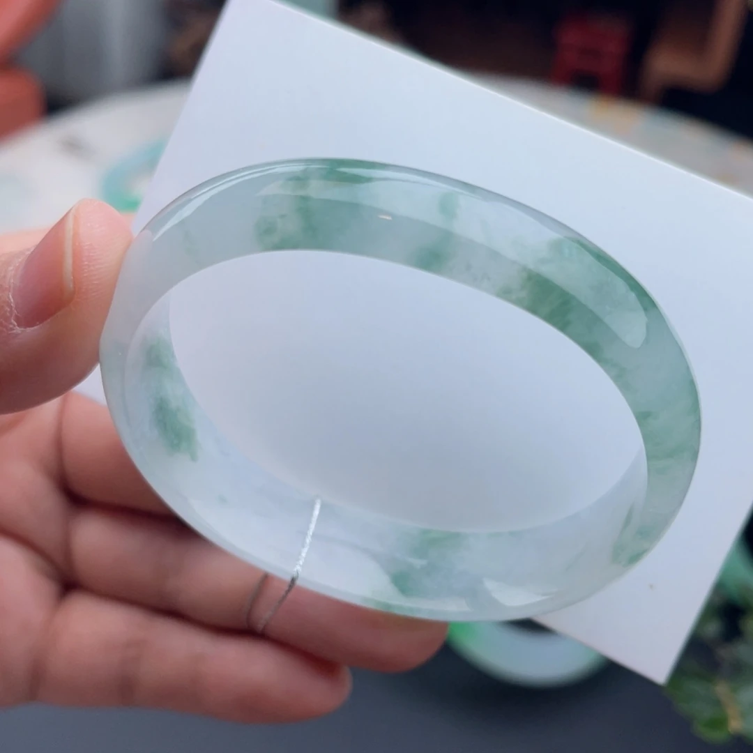 未镶嵌手镯（贵妃镯）翡翠冰飘花