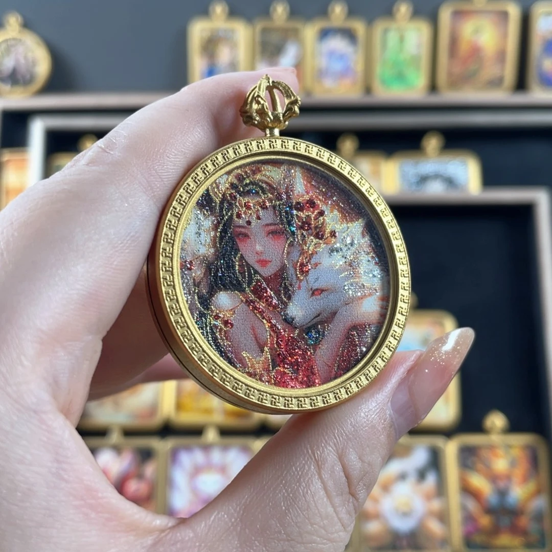 吊坠美丽的唐卡在这里结缘