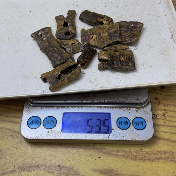 J***y沉香沉香碎屑陆河53 克