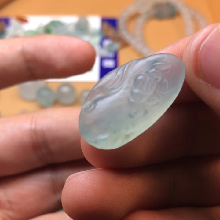 定制翡翠未镶嵌挂件