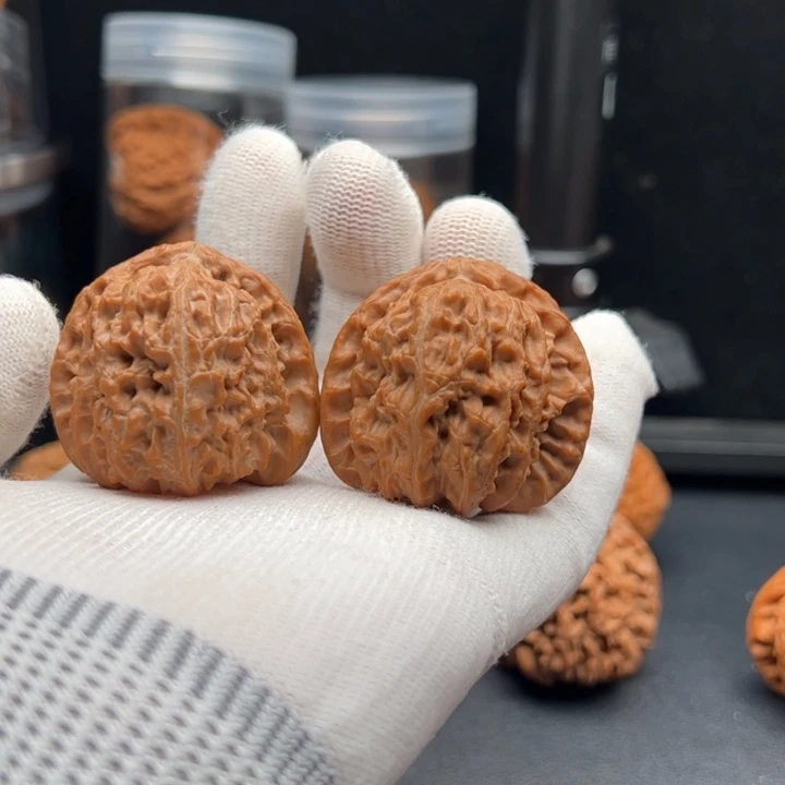 文玩核桃把件孙*生