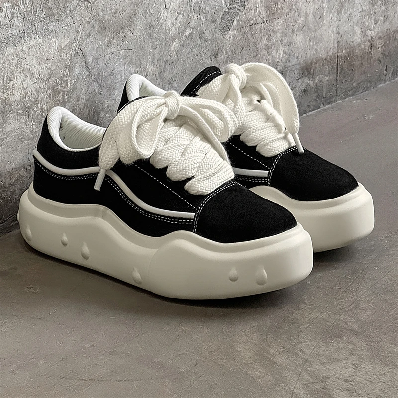 黑白厚底增高街头百搭休闲男女板鞋明星同款小众帆布情侣面包鞋