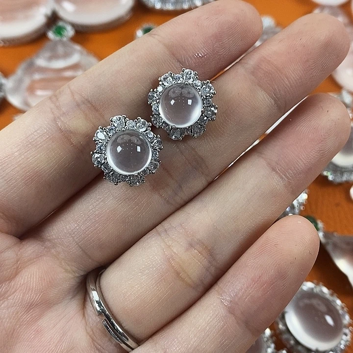 石英质玉合金颈饰